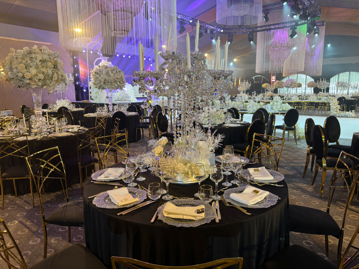 Birmingham Event Center in Anderlecht, a modern and modular event hall for a large wedding reception